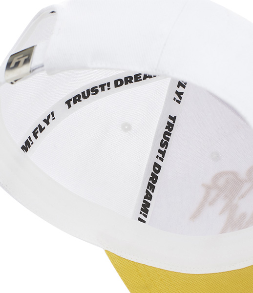 Бейсболка белая с желтым логотипом FDSARR TEAM П